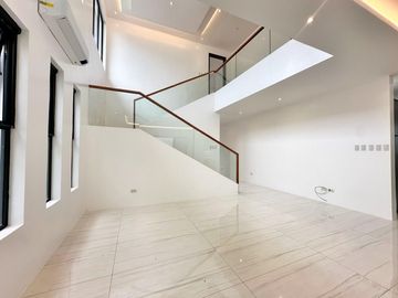 FOR SALE STUNNING BRAND NEW HOUSE FOR SALE IN BF HOMES