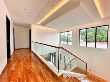 FOR SALE STUNNING BRAND NEW HOUSE FOR SALE IN BF HOMES