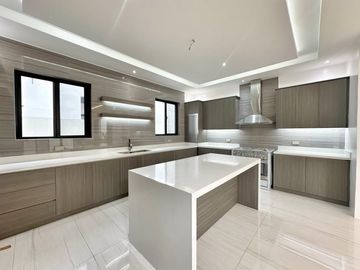 FOR SALE STUNNING BRAND NEW HOUSE FOR SALE IN BF HOMES