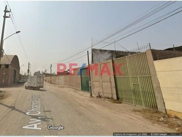 Local Industrial En Venta En El Distrito Comas De 544.50 M2