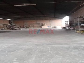 Local Industrial En Venta En El Distrito Comas De 544.50 M2