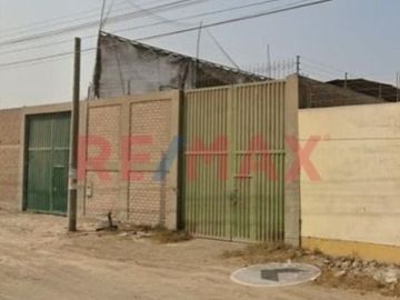 Local Industrial En Venta En El Distrito Comas De 544.50 M2