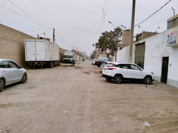 Local Industrial En Venta De 2000 M² Altura De La Panamericana Norte Con Av. Trapiche, Zona Industrial I2 Comas