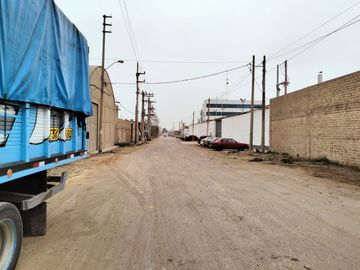 Local Industrial En Venta De 2000 M² Altura De La Panamericana Norte Con Av. Trapiche, Zona Industrial I2 Comas