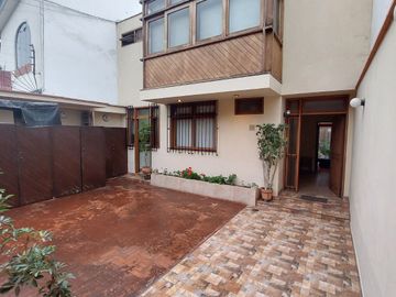Hermosa Casa En Santiago De Surco - Parque Ecológico Loma Amarilla