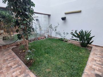 Hermosa Casa En Santiago De Surco - Parque Ecológico Loma Amarilla