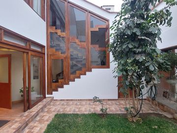 Hermosa Casa En Santiago De Surco - Parque Ecológico Loma Amarilla