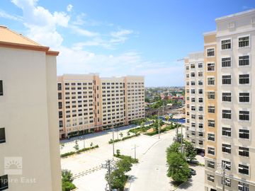 CAMBRIDGE VILLAGE OFFERS 1BR CONDO UNIT NEAR EASTWOOD, TIENDESITAS, BGC, AND SM MEGAMALL