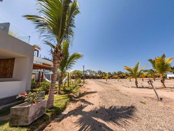 ¡SE VENDE EXCLUSIVA CASA DE PLAYA EN CONDOMINIO PUNTA SAL BAY HOUSE, TUMBES!