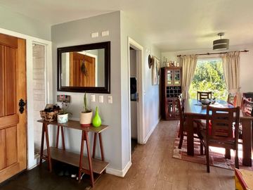Se vende hermosa casa en sector Cabo Blanco,1230 mts2 aprox. Rol .