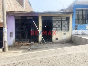 SE VENDE CASA COMO TERRENO EN SAN JUAN DE LURIGANCHO