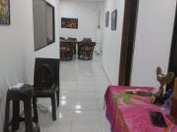 HERMOSA VILLA ESQUINERA  CON PISCINA, , DE 4 DORMITORIOS A 400 METROS DEL  MAR