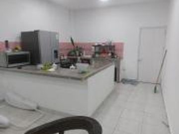 HERMOSA VILLA ESQUINERA  CON PISCINA, , DE 4 DORMITORIOS A 400 METROS DEL  MAR