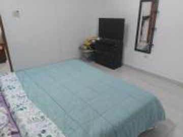 HERMOSA VILLA ESQUINERA  CON PISCINA, , DE 4 DORMITORIOS A 400 METROS DEL  MAR