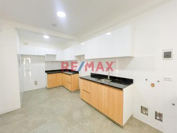 Se Vende Departamento De Estreno 210M2