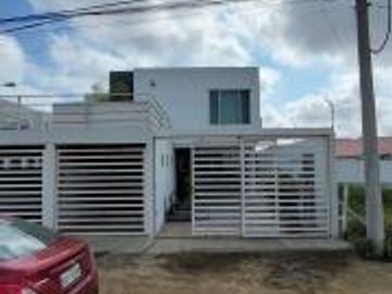 HERMOSA VILLA, MODERNA Y ELEGANTE, A 50 METROS DEL MAR