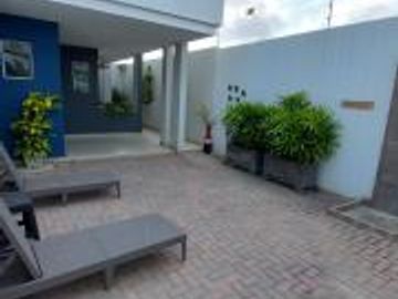 HERMOSA VILLA, MODERNA Y ELEGANTE, A 50 METROS DEL MAR