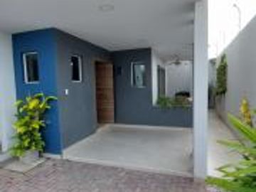 HERMOSA VILLA, MODERNA Y ELEGANTE, A 50 METROS DEL MAR