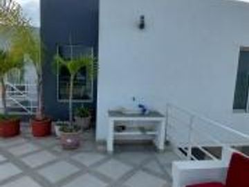 HERMOSA VILLA, MODERNA Y ELEGANTE, A 50 METROS DEL MAR