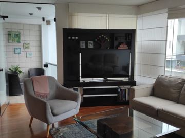 VENTA DE LINDO DEPARTAMENTO EN AURORA MIRAFLORES FRENTE A PARQUE