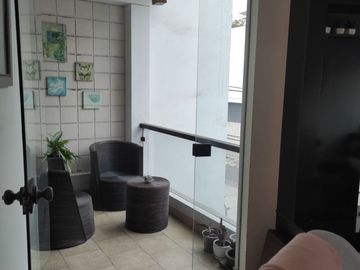 VENTA DE LINDO DEPARTAMENTO EN AURORA MIRAFLORES FRENTE A PARQUE