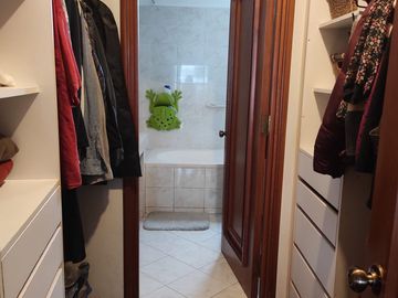 VENTA DE LINDO DEPARTAMENTO EN AURORA MIRAFLORES FRENTE A PARQUE