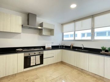 Condo con balcón, amenidades exclusivas, en venta, Zona Las Américas, Cancún