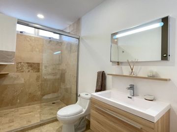 Condo con balcón, amenidades exclusivas, en venta, Zona Las Américas, Cancún