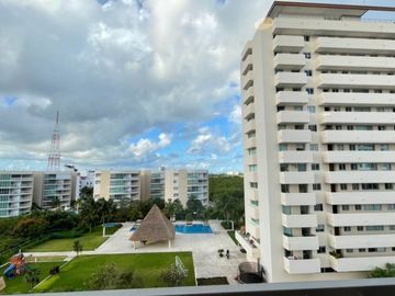 Condo con balcón, amenidades exclusivas, en venta, Zona Las Américas, Cancún