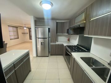 Vende Amplia casa y super Equipada en zona Cumbres, privada Lomas Quetzales