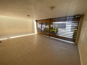 Vende Amplia casa y super Equipada en zona Cumbres, privada Lomas Quetzales