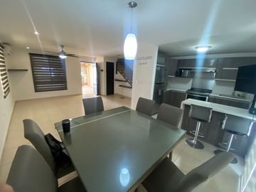 Vende Amplia casa y super Equipada en zona Cumbres, privada Lomas Quetzales