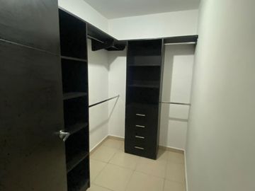 Vende Amplia casa y super Equipada en zona Cumbres, privada Lomas Quetzales