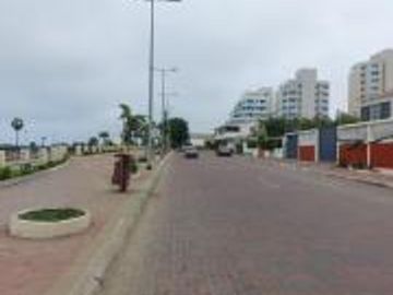 ESPECTACULAR VILLA, CERCA A PUERTO LUCIA Y AL MALECON DE CAROLINA