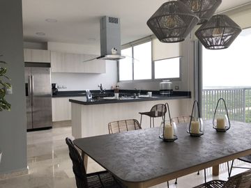 Condo, vistas panorámicas, terraza, cuarto de servicio, en venta, Zona Las Américas, Cancún