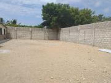 HERMOSA PROPIEDAD EN BALLENITA , ESQUINERO TERRENO GRANDE Y VILLA, SANTA ELENA