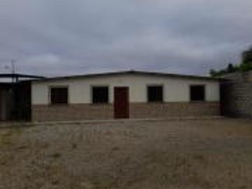 HERMOSA PROPIEDAD EN BALLENITA , ESQUINERO TERRENO GRANDE Y VILLA, SANTA ELENA