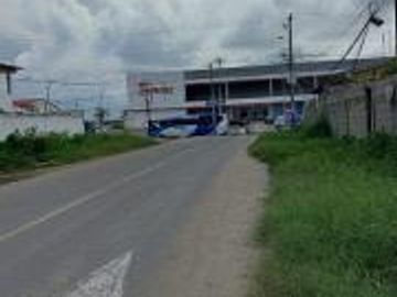 HERMOSA PROPIEDAD EN BALLENITA , ESQUINERO TERRENO GRANDE Y VILLA, SANTA ELENA