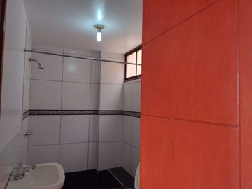 Venta De Casa De 166 Mt2 En El Distrito De Los Olivos