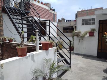 Venta De Casa De 166 Mt2 En El Distrito De Los Olivos