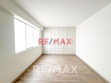 Se Vende Departamento Flat De Estreno En La Molina - 104 M2