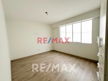 Se Vende Departamento Flat De Estreno En La Molina - 104 M2