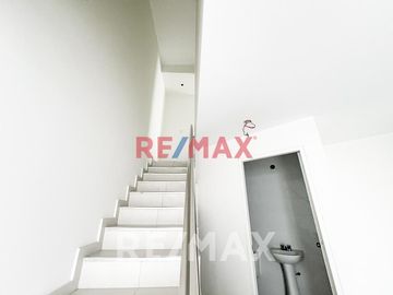 Se Vende Departamento Duplex De Estreno En La Molina - 126 M2