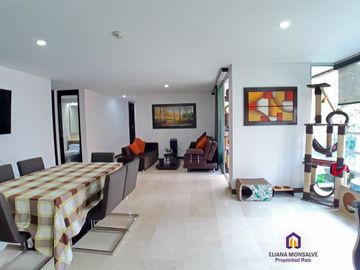 Apartamento de 3 alcobas con baño y alcoba de servicio en venta. Medellín - El Poblado