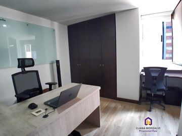 Apartamento de 3 alcobas con baño y alcoba de servicio en venta. Medellín - El Poblado
