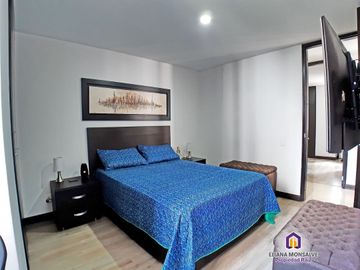 Apartamento de 3 alcobas con baño y alcoba de servicio en venta. Medellín - El Poblado