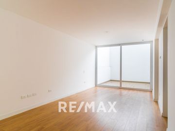 VENTA DE HERMOSO DPTO FLAT EN SAN ISIDRO 1ER PISO 413 M2