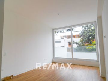 VENTA DE HERMOSO DPTO FLAT EN SAN ISIDRO 1ER PISO 413 M2