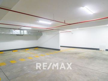 VENTA DE HERMOSO DPTO FLAT EN SAN ISIDRO 1ER PISO 413 M2