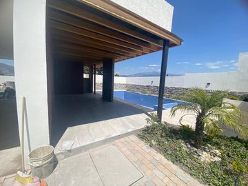 CASAS DE VENTA EN EL ARENAL CON PISCINA